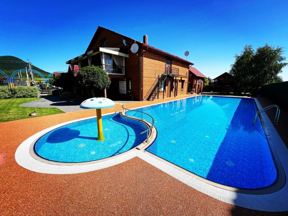 Gorodok Villa Myhove Buitenkant foto